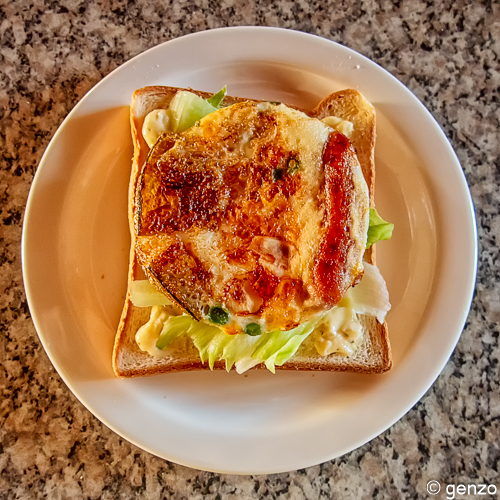 目玉焼きプレートで作った朝食完成