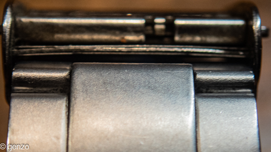 留め金の部分のゆがみ